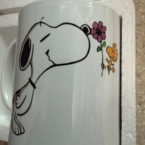 Peanuts Snoopy and Woodstock Smelling Flower Mug. 11 oz  NIB